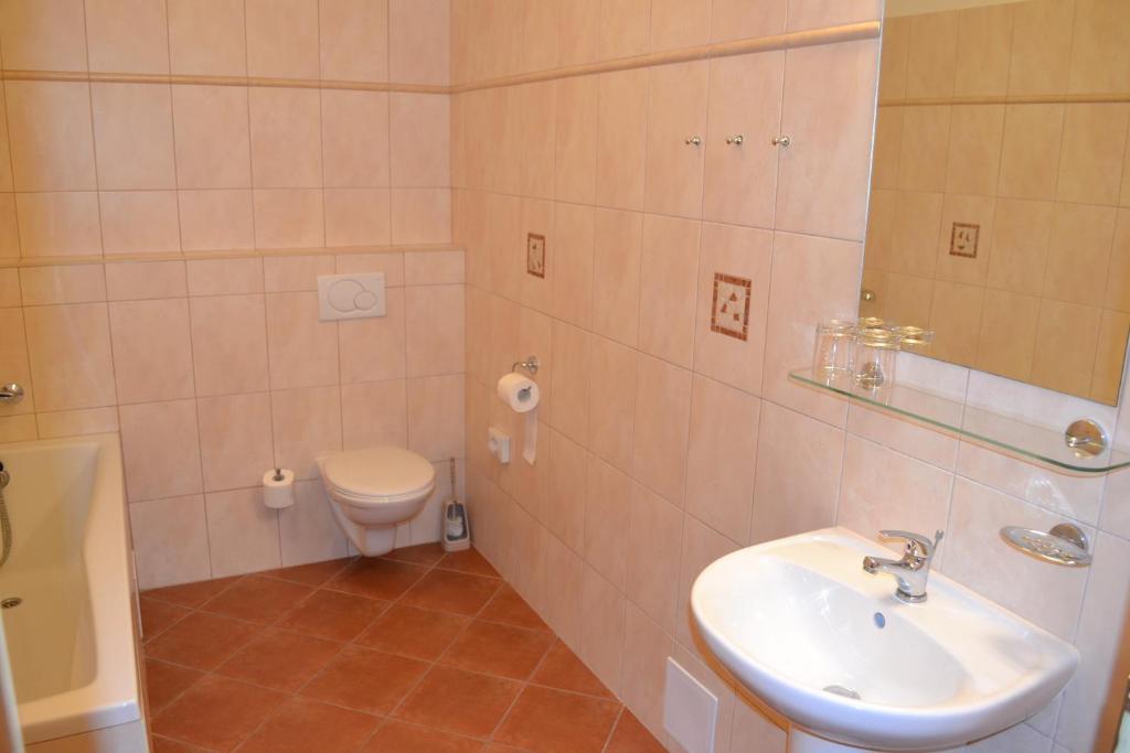 Penzion Nad Oborou Hradec Kralove Phòng bức ảnh