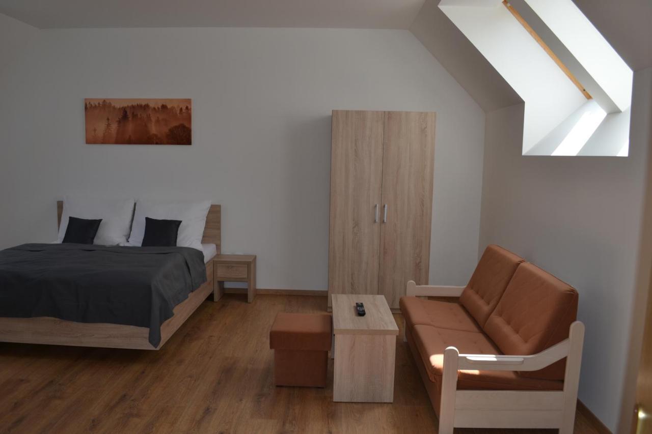 Penzion Nad Oborou Hradec Kralove Ngoại thất bức ảnh