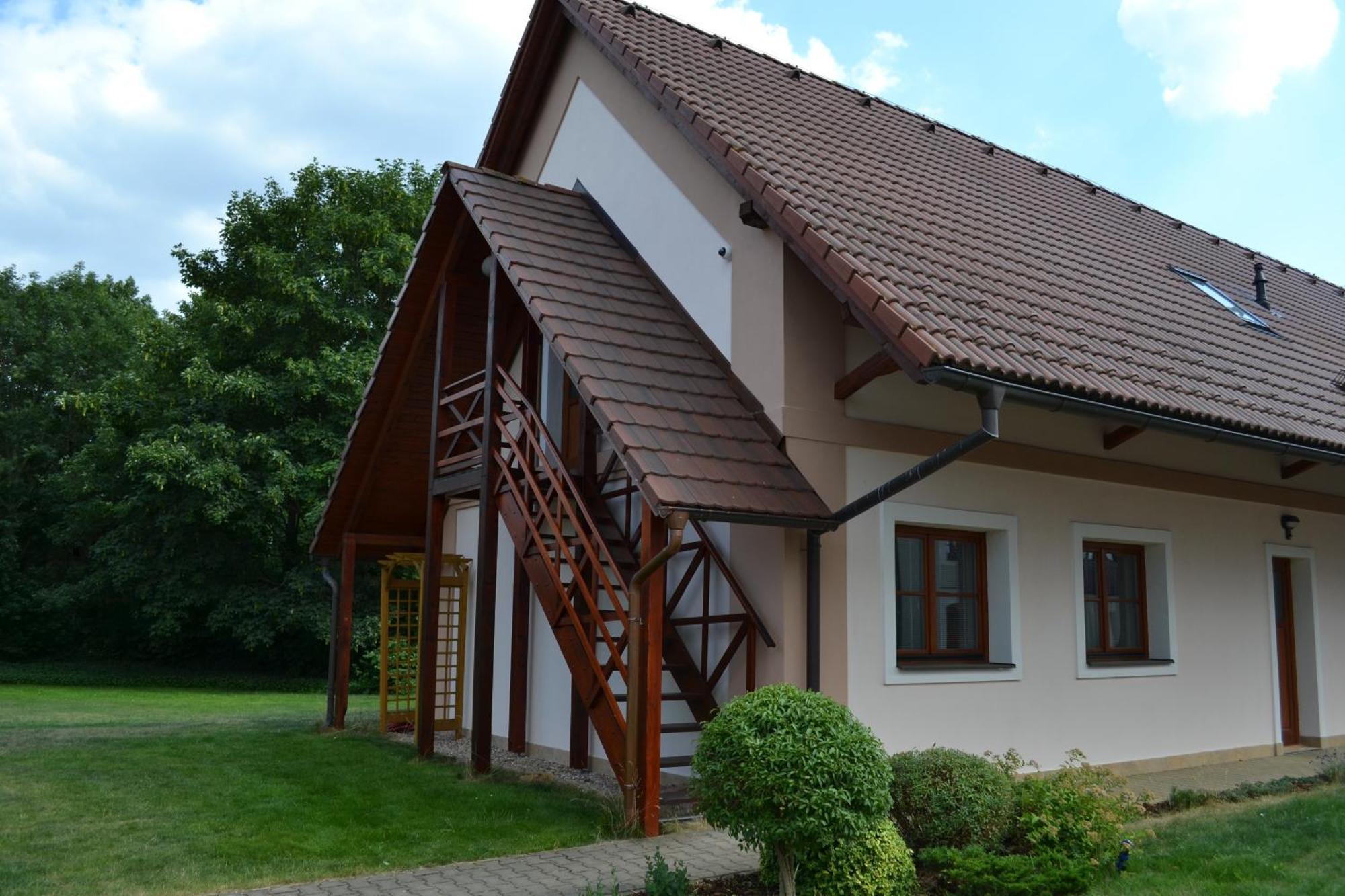 Penzion Nad Oborou Hradec Kralove Ngoại thất bức ảnh