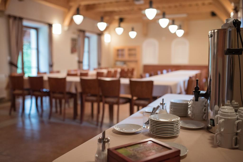 Penzion Nad Oborou Hradec Kralove Ngoại thất bức ảnh