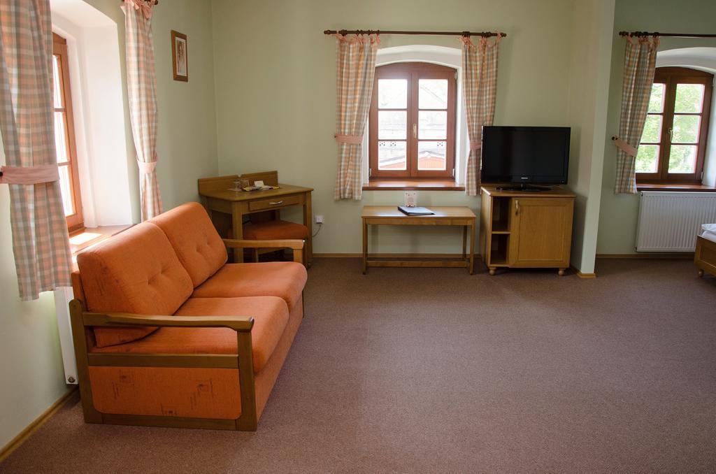 Penzion Nad Oborou Hradec Kralove Ngoại thất bức ảnh