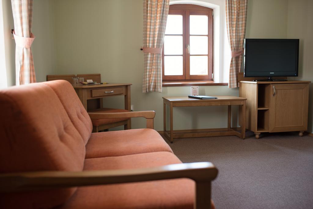 Penzion Nad Oborou Hradec Kralove Ngoại thất bức ảnh