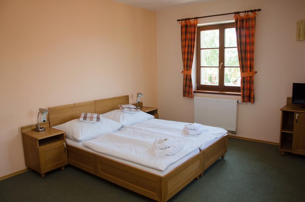 Penzion Nad Oborou Hradec Kralove Ngoại thất bức ảnh