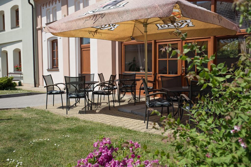 Penzion Nad Oborou Hradec Kralove Ngoại thất bức ảnh