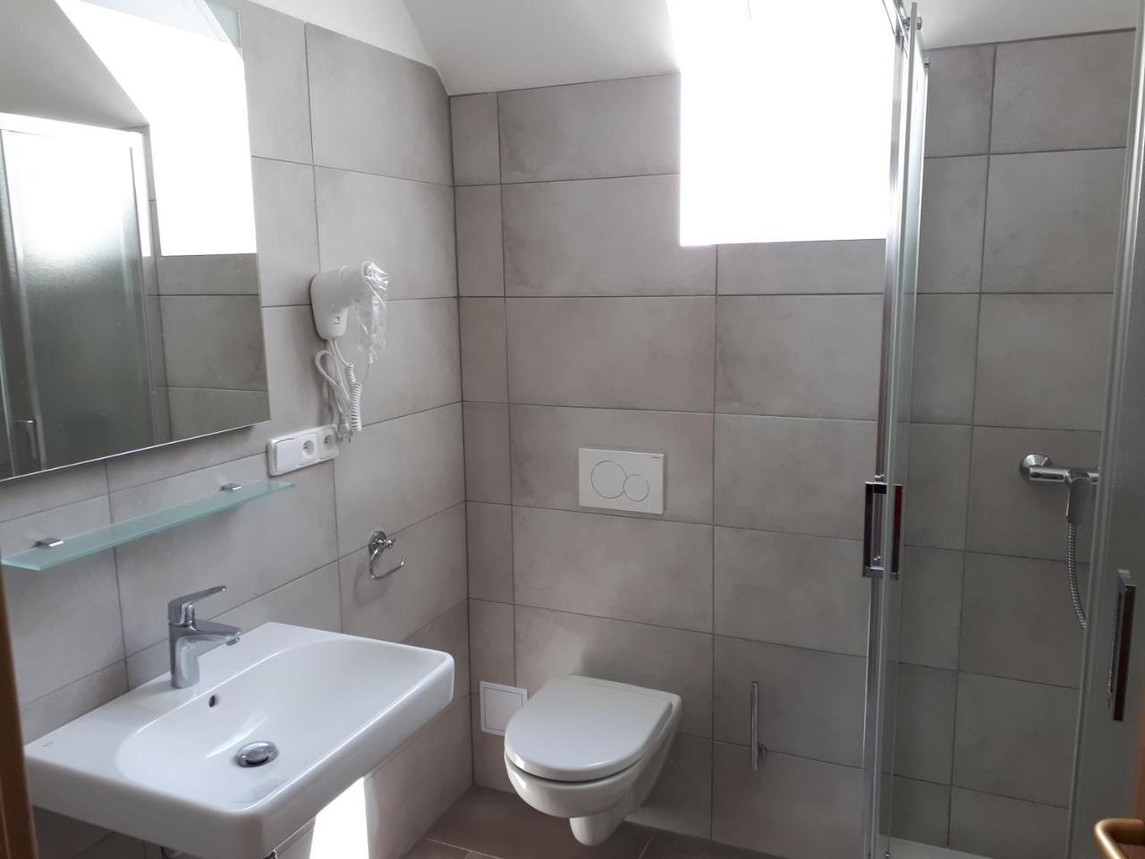 Penzion Nad Oborou Hradec Kralove Ngoại thất bức ảnh